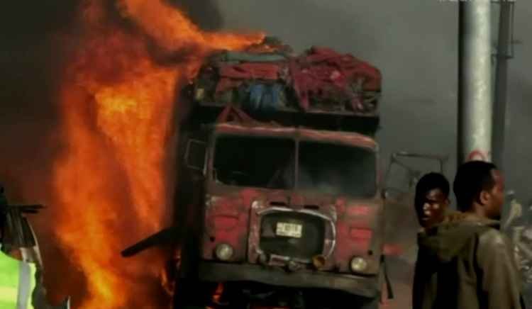 Ataque com caminhões-bomba deixa pelo menos 30 mortos na Somália  - Reprodução/YouTube 