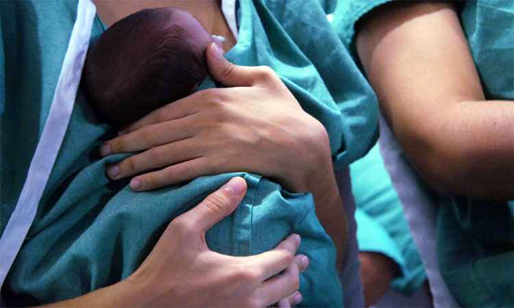 Justiça de Belo Horizonte tira bebê de famílias em 'situação de risco' - Leonardo Rattes/Governo da Bahia