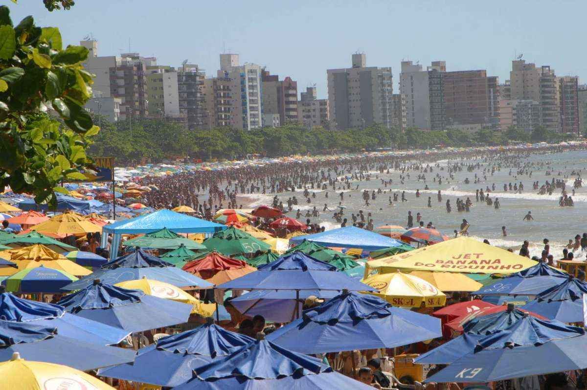 Comerciante de Guarapari desabafa: ''Não tem turista pior que o mineiro'' - Paulo Filgueiras/EM/D.A Press