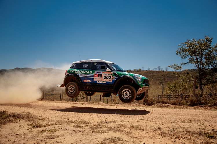 Brasileiros enfrentam na Europa, no próximo final de semana, a última etapa do Mundial de Rally da FIA - Dino