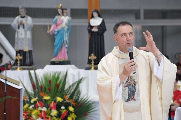 Colégio Salesiano Santa Teresinha e Liceu Coração de Jesus recebem visita ilustre do sucessor de Dom Bosco - Dino