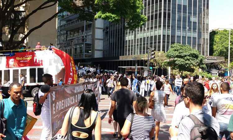 Enfermeiros fazem manifestação no Centro de Belo Horizonte  - PMMG/Divulgação