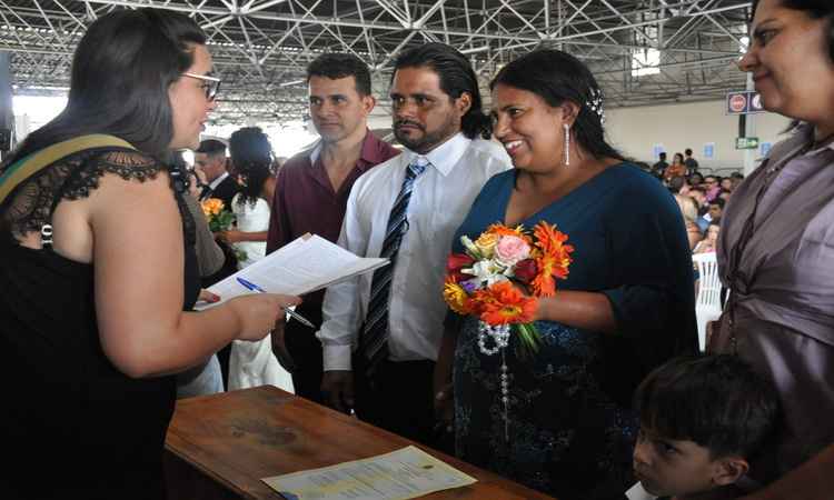 Casais de baixa renda participam de casamento coletivo em Contagem  - Rafael D'Souza/Divulgação