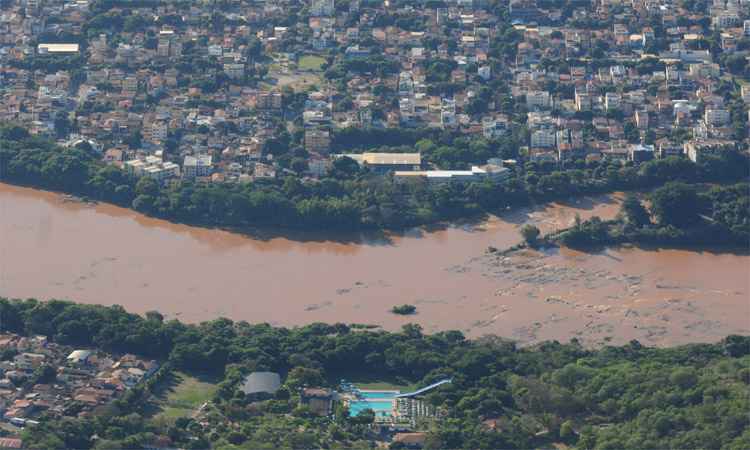 Rompimento de barragem deixa Rio Doce mais raso e eleva risco de enchentes - Gladyston Rodrigues/EM/DA Press - 21/10/16