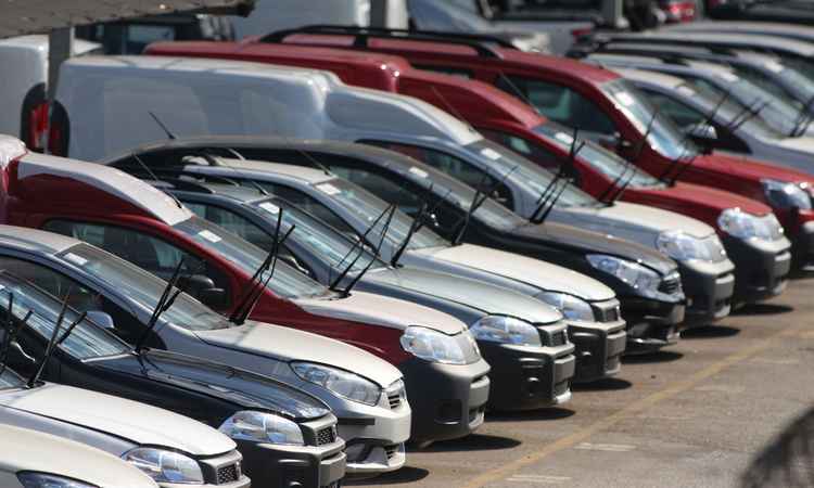 Venda de veículos novos sobe 27,56% em outubro - Edesio Ferreira/EM/D.A Press