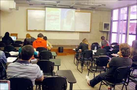 Reajuste das mensalidades escolares chega a 10% em BH - Alexandre Guzanche/EM/D.A Press