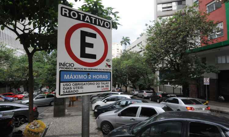 BHTrans implanta mais 69 vagas de estacionamento rotativo na capital  - Túlio Santos/ EM/ D.A Press