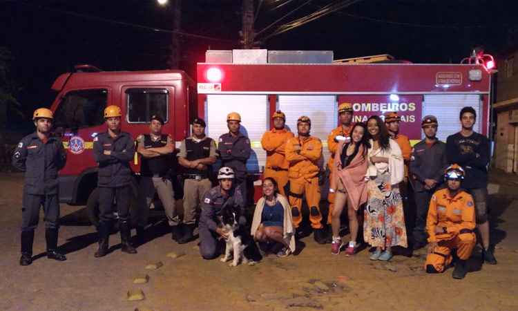 Bombeiros resgatam jovens perdidos em cachoeira na Grande BH - Corpo de Bombeiros/Divulgação