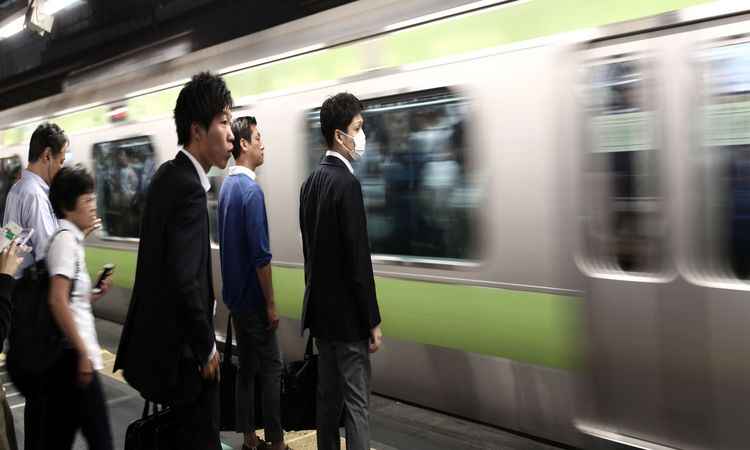 Empresa pede desculpas a passageiros após trem partir 20 segundos adiantado no Japão - BEHROUZ MEHRI/AFP 