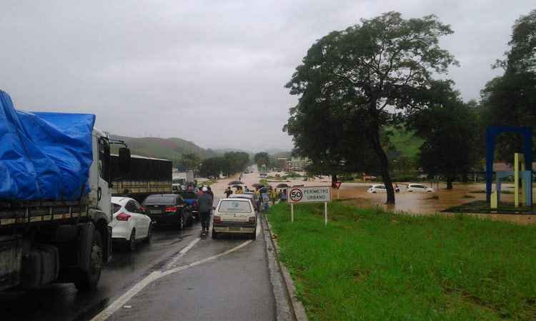 Seis cidades da Zona da Mata registram enchentes e estrada é interditada - Polícia Rodoviária Federal/Divulgação