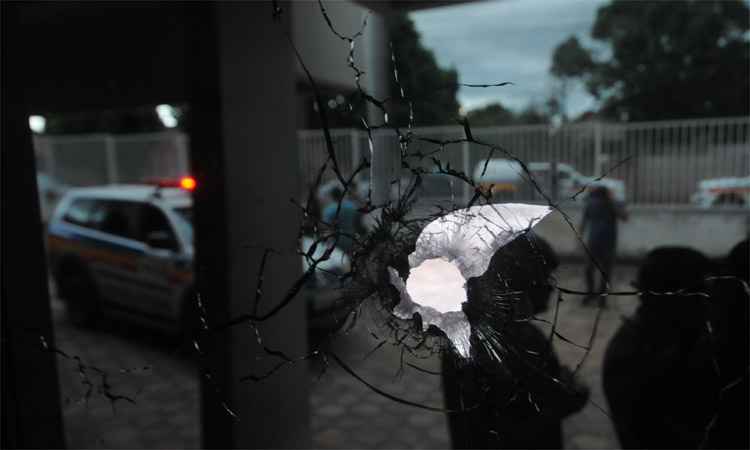 Assaltantes roubam bancos, matam e espalham terror em cinco cidades do interior do estado - Leandro Couri/EM/DA Press