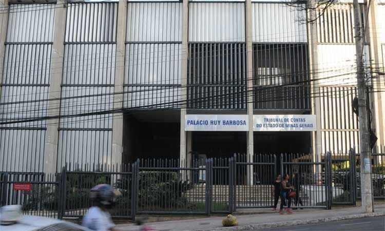 Ministério Público apura caso de funcionário "fantasma" no TCE - Túlio Santos/EM/D.A Press