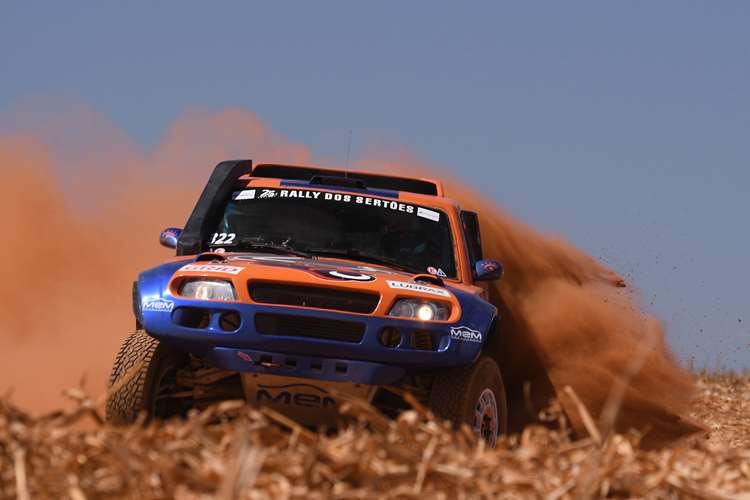 Com o título do Brasileiro assegurado, Michel Terpins disputa o Rally dos Amigos neste sábado, dia 10 - Dino