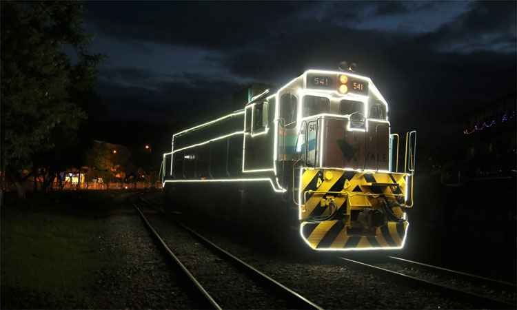 Trem de Ouro Preto a Mariana terá viagens em clima de Natal - Arlindo Silva/Vale