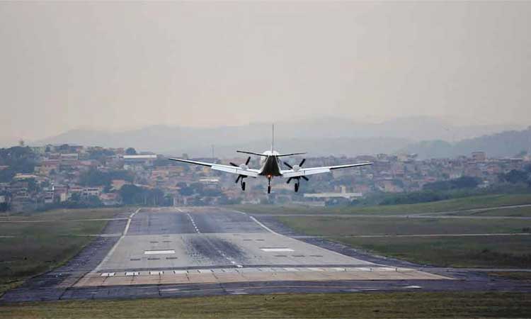 Engrossa campanha contra grandes voos no Aeroporto da Pampulha - Gladyston Rodrigues/EM/D.A Press - 5/5/15