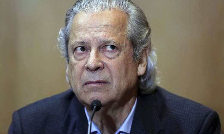 Aposentado, Dirceu vai receber quase R$ 10 mil - AFP PHOTO / HEULER ANDREY 