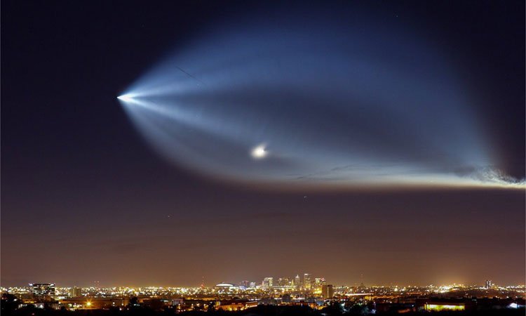 Luz misteriosa no céu de Los Angeles intriga moradores; veja vídeo - Reprodução/Twitter/HGRHscie