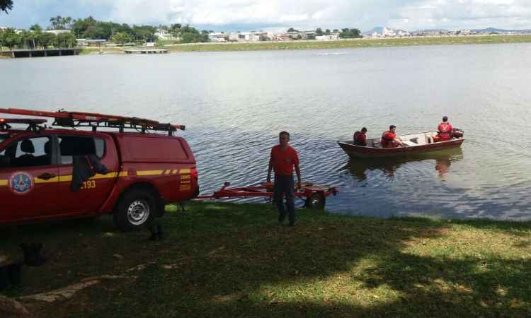 Corpo é encontrado dentro da Lagoa da Pampulha - Corpo de Bombeiros/Divulgação