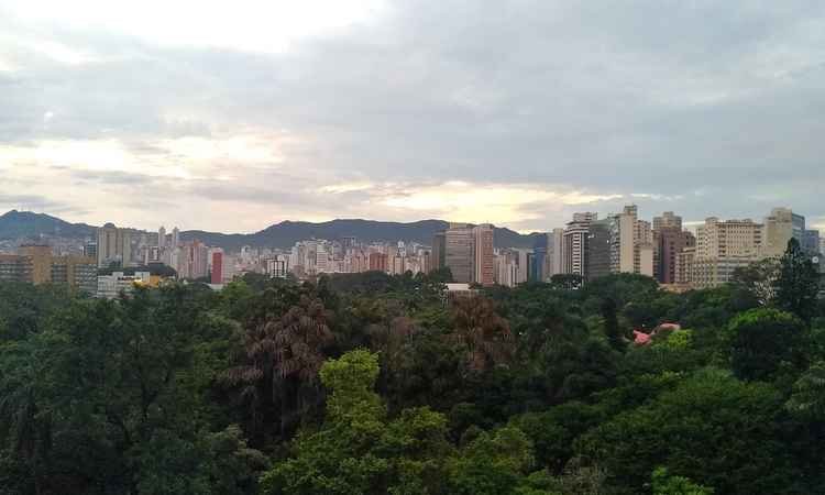 Chuva diminui, mas tempo permanece nublado em BH neste sábado - Fred Bottrel / EM / D.A. Press