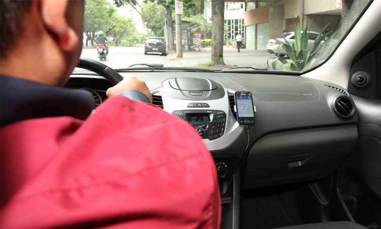 Cobrança de taxa e cadastro de motoristas: veja o que muda no transporte por aplicativos em BH - Edésio Ferreira/EM/DA Press - 10/2/17