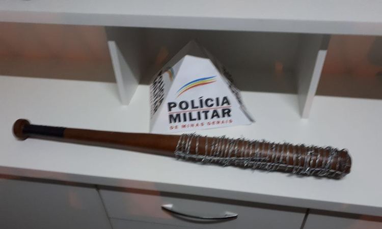 Bastão 'Lucille', de The Walking Dead, é apreendido com pizzaiolo no Sul de Minas - Polícia Militar/ Divulgação