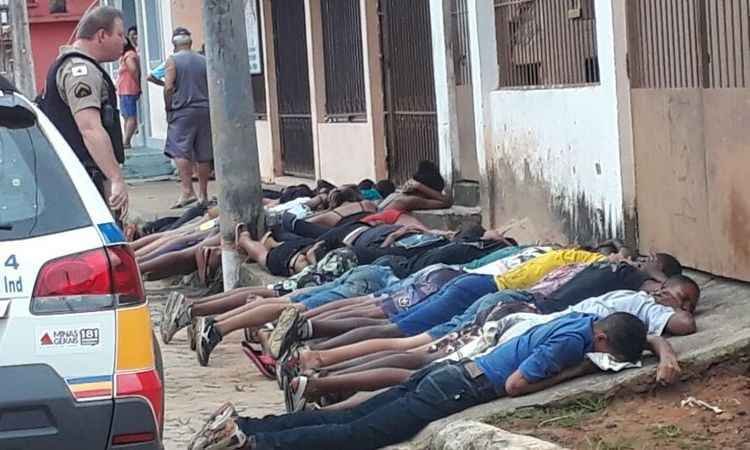 Trinta e quatro jovens são presos acusados de vandalismo após festa de carnaval - Polícia Militar/Divulgação
