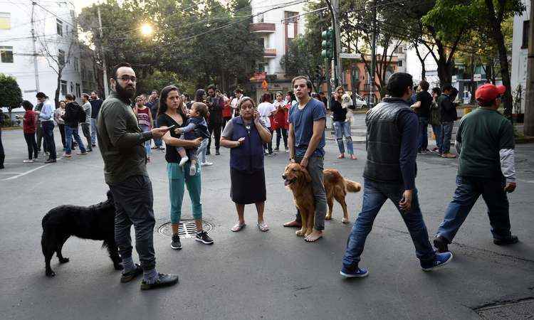 Forte terremoto atinge Cidade do México - PEDRO PARDO / AFP