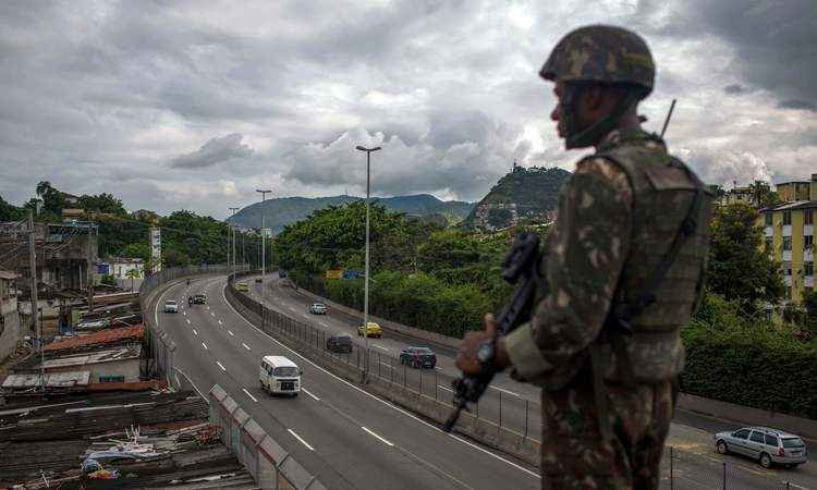 Tropas já patrulham ruas do Rio, incluindo entorno do Palácio Guanabara - MAURO PIMENTEL