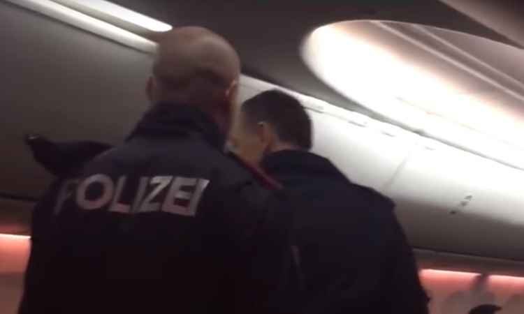 Piloto faz pouso de emergência por conta de flatulências de passageiro - Reprodução