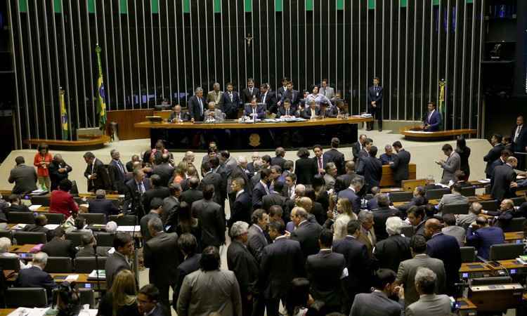 Após mais de sete horas de debates, intervenção federal no Rio é aprovada na Câmara - Wilson Dias/Agencia Brasil