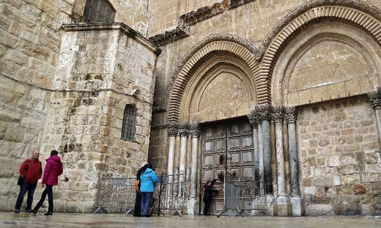 Santo Sepulcro fica fechado pelo terceiro dia em Jerusalém - THOMAS COEX / AFP