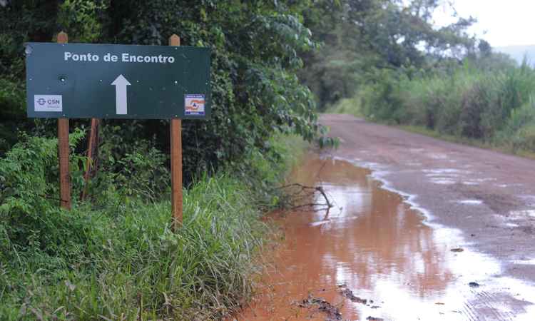 Moradores questionam rotas de fuga em caso de desastre na Barragem Casa de Pedra - Leandro Couri/EM/D.A PRESS