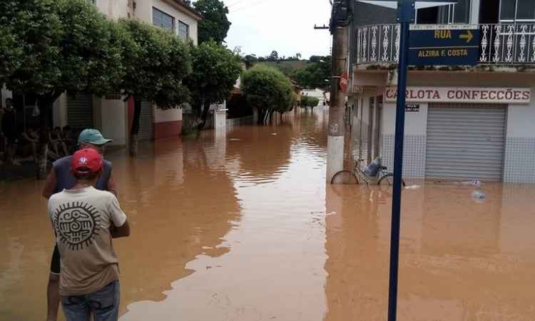 Cidade mineira fica 30% debaixo d'água e prefeitura decretará emergência - Prefeitura de Eugenópolis/Divulgação
