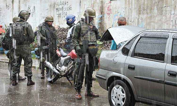 Fim de semana violento no Rio, mesmo com intervenção - Tania Rego/Agência Brasil