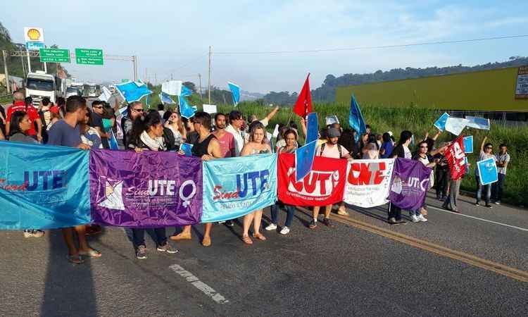 Professores em greve fecham rodovias e se reúnem na ALMG - SindUte/MG/ Divulgação 