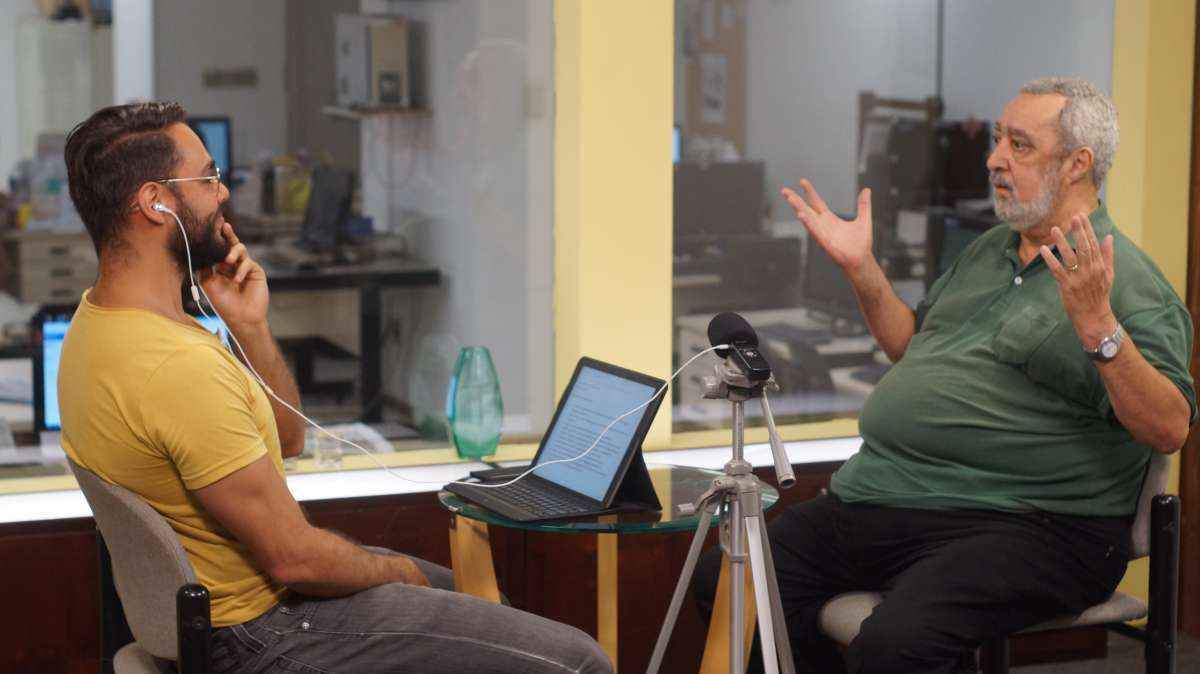 'O papel do chargista é trazer esperança através da ironia', diz Son Salvador
