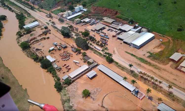 Cidades mineiras devastadas pela chuva de 2017 ainda aguardam socorro - Corpo de Bombeiros/Divulgação