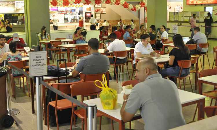 Rodoviária de BH ganha redes de fast food Bobs, Giraffas e Subway - Juarez Rodrigues/EM/D.A Press