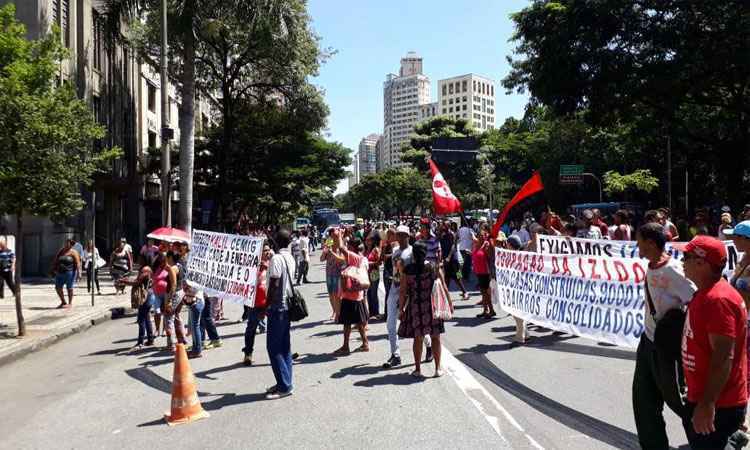 Moradores das ocupações da Granja Werneck protestam no Centro de BH - Brigadas Populares - Minas Gerais/Divulgação