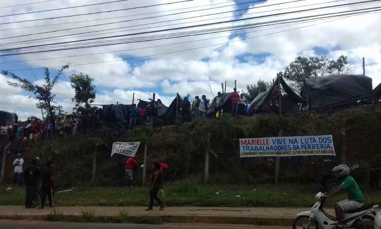 Famílias ocupam terreno na Região do Barreiro e protestam por moradia - Polícia Militar/Divulgação