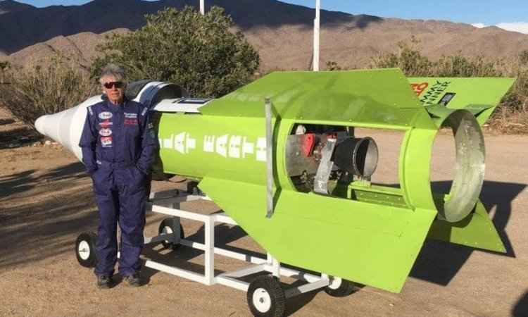 Ex-motorista de limusine se lança em foguete caseiro para provar que Terra é plana  - Reprodução/Facebook