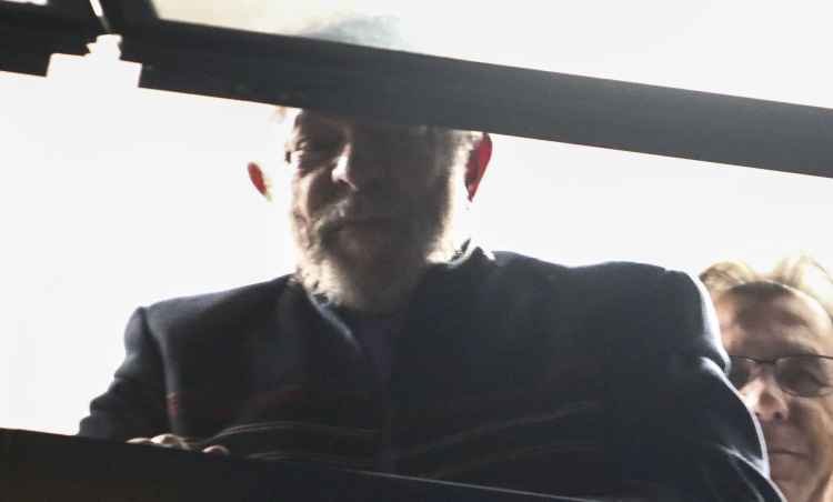 Defesa de Lula pede à ONU que barre prisão de ex-presidente - MIGUEL SCHINCARIOL/AFP