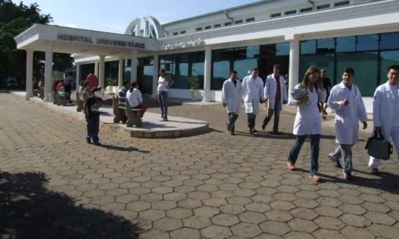 Bebê que foi abandonado em terreno de Paraguaçu deixa hospital - Reprodução/Hospital Alzira Velano