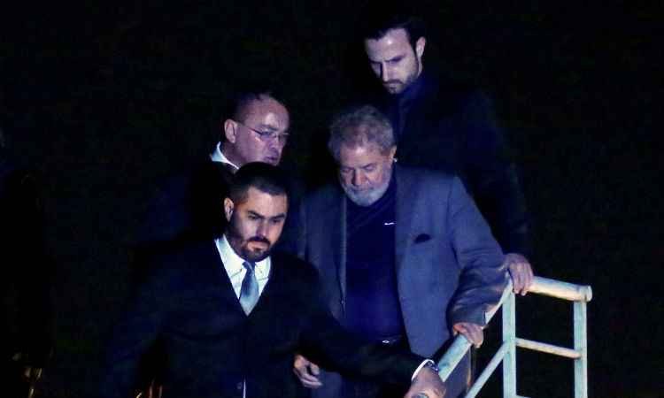 Lula passa a primeira noite na prisão - / AFP / Heuler Andrey 