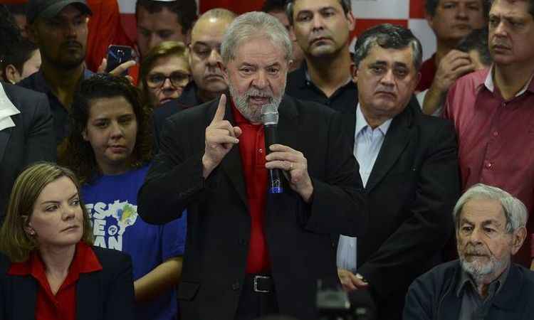 Delegados pedem transferência de Lula do prédio da PF para evitar 'inconvenientes' -  Rovena Rosa / Agência Brasil