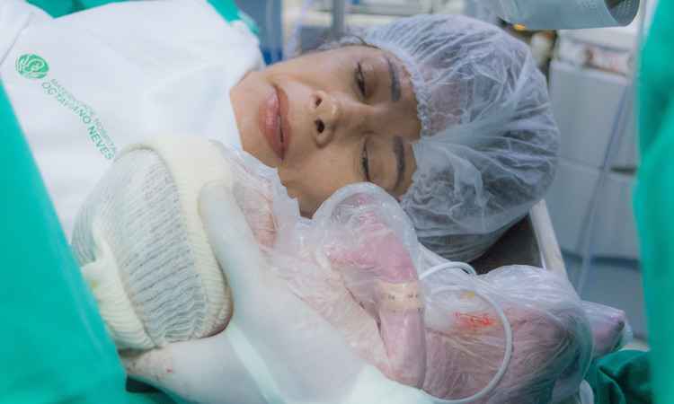 Mulher de 64 anos dá à luz uma menina em Belo Horizonte - Origem Fotografia/Especializada em fotos e filmagem de partos/Divulgação