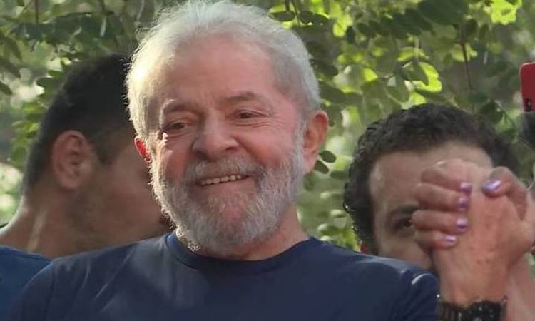PF pede remoção de Lula da 'sala de Estado-Maior' - Carlos Reyes/AFP 