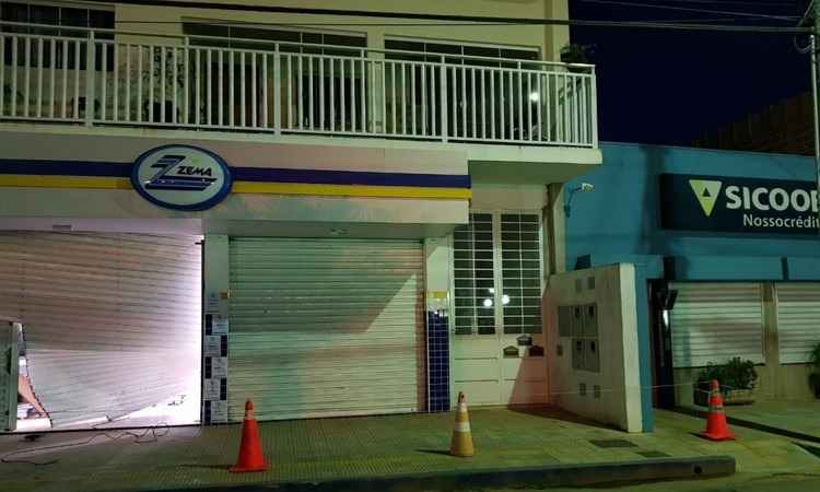 Bandidos atiram contra PMs e arrombam bancos e lotérica no Sul de Minas - Polícia Civil/ Divulgação 