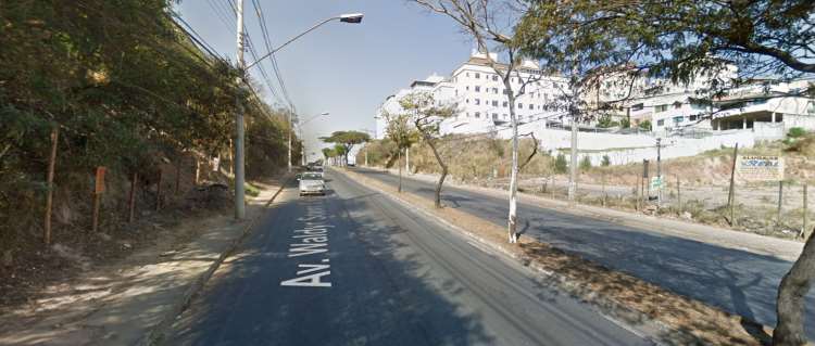 Motorista capota carro e se fere em Belo Horizonte - Google Street View/Reprodução