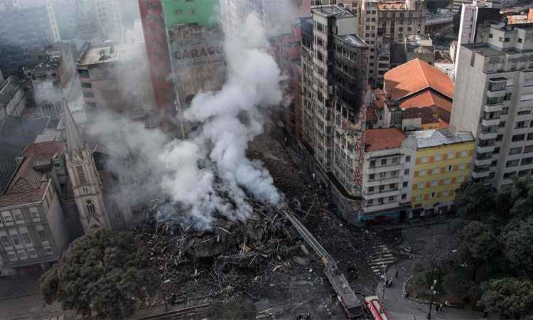 34 moradores do prédio que caiu ainda não foram localizados - AFP / Nelson ALMEIDA 